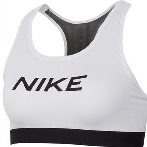 Nike Medium Support Sports Bra